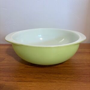 Vtg 60's Pyrex Lime Green Mixing Bowl #024 2QT 8.5" Tab Handles